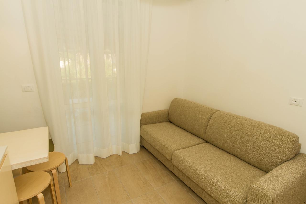 Residence Villa Ombrosa Spotorno Buitenkant foto