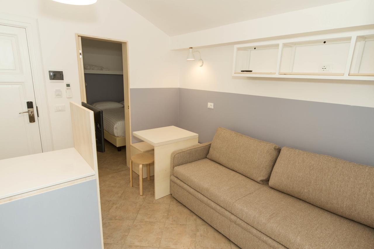Residence Villa Ombrosa Spotorno Buitenkant foto