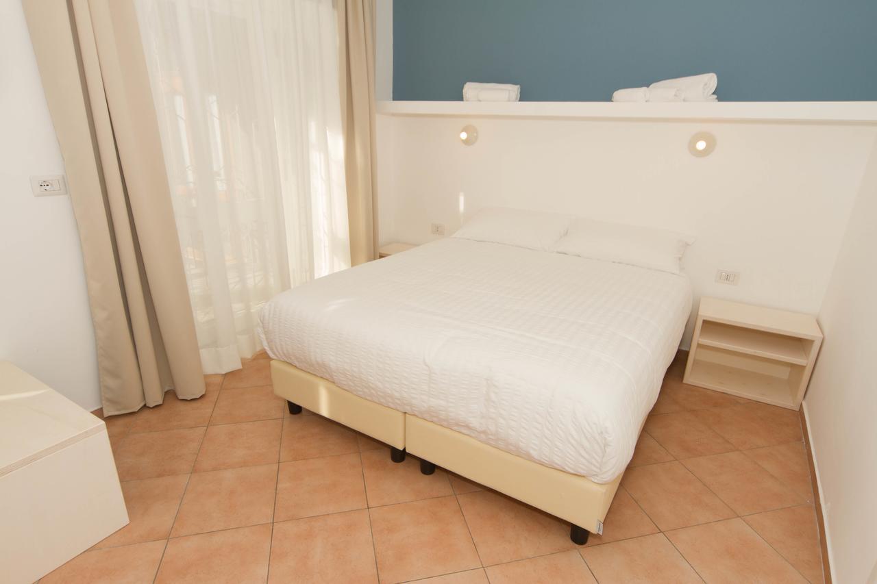 Residence Villa Ombrosa Spotorno Buitenkant foto
