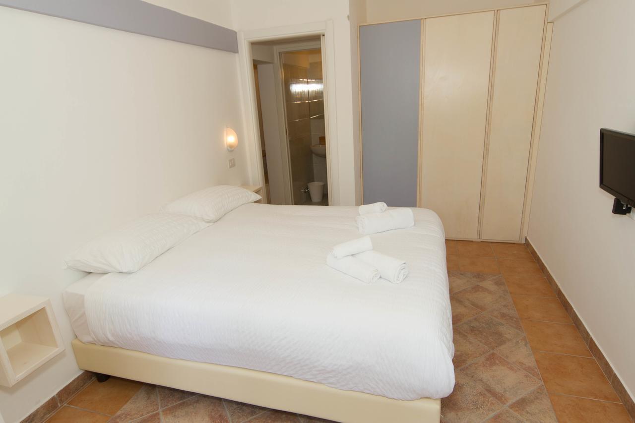 Residence Villa Ombrosa Spotorno Buitenkant foto