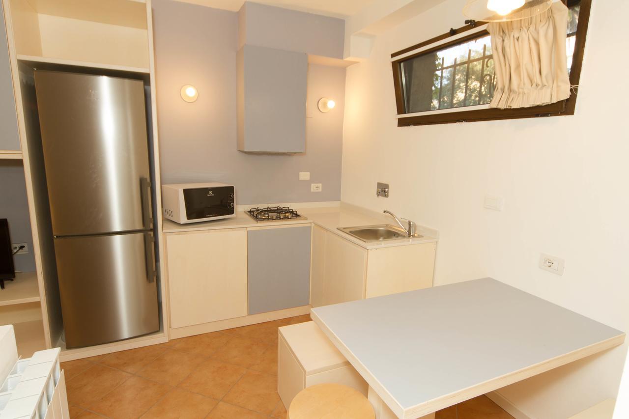 Residence Villa Ombrosa Spotorno Buitenkant foto