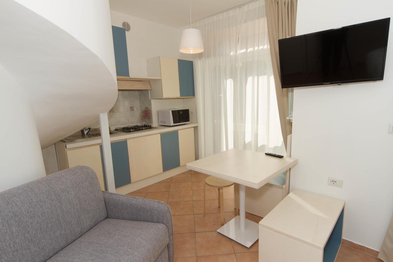 Residence Villa Ombrosa Spotorno Buitenkant foto