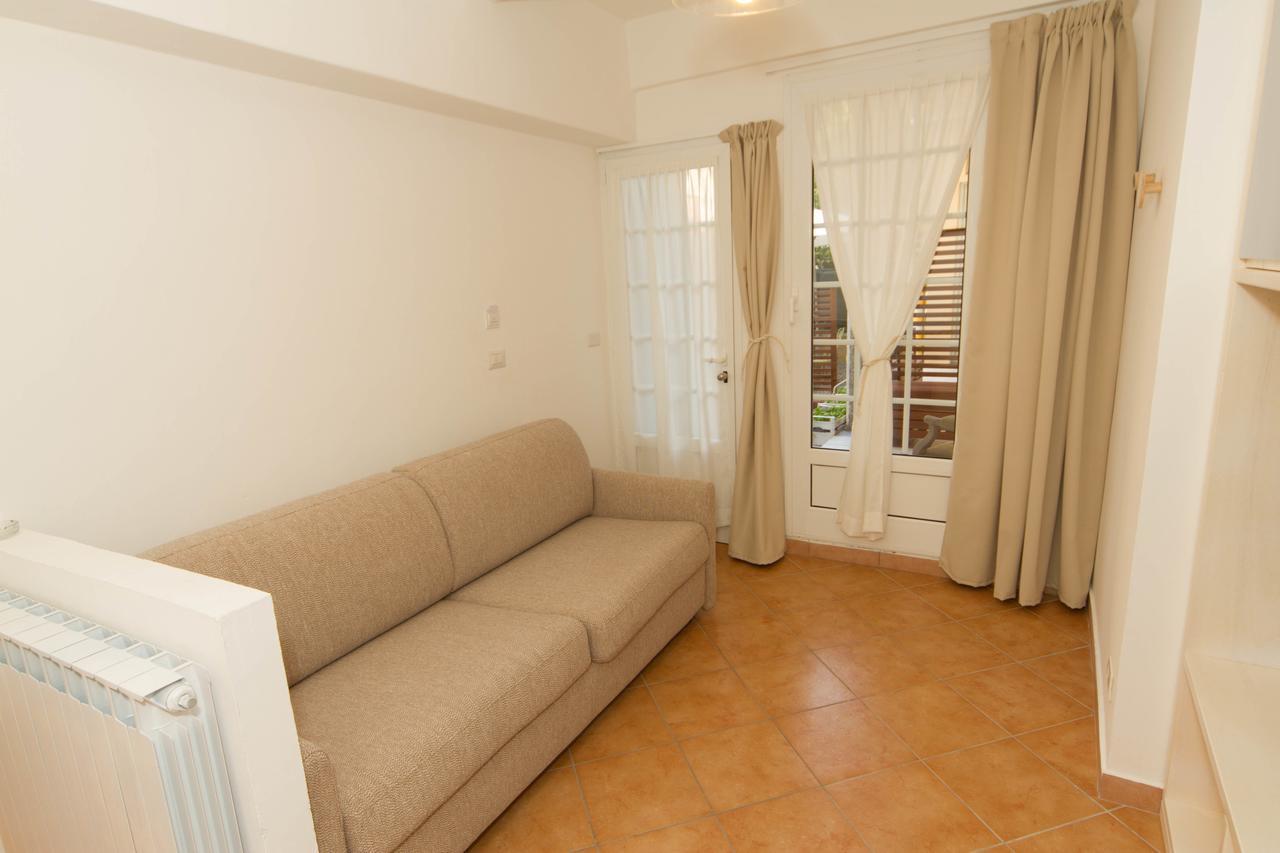 Residence Villa Ombrosa Spotorno Buitenkant foto