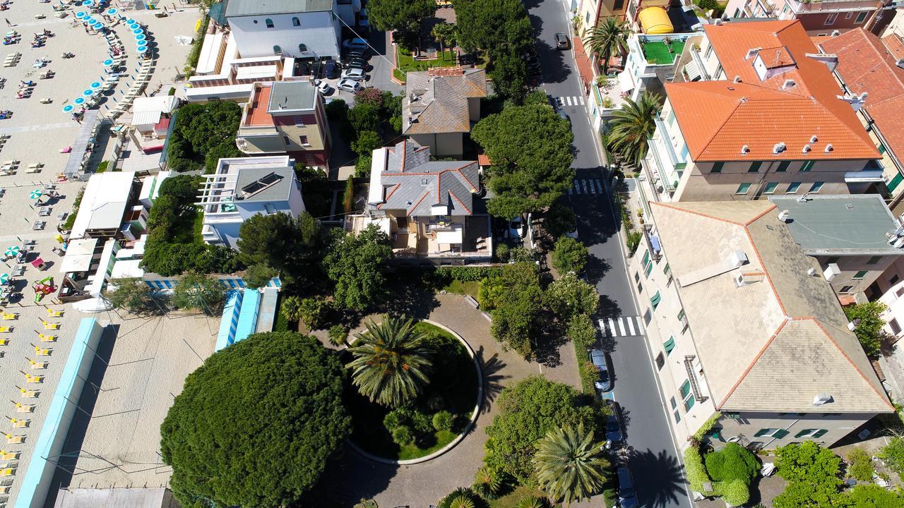 Residence Villa Ombrosa Spotorno Buitenkant foto